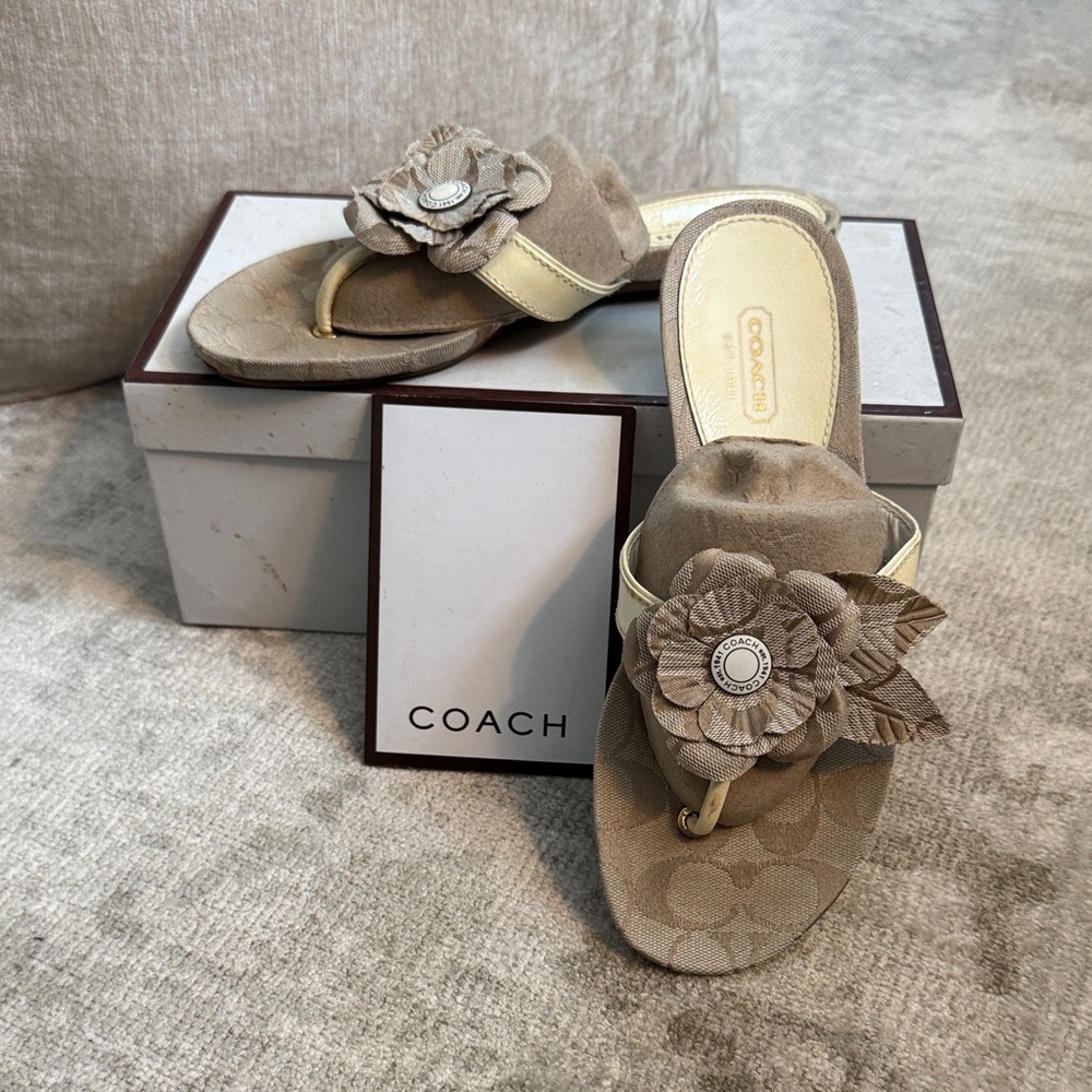 Coach Women's Beige Sandals with Floral Detail